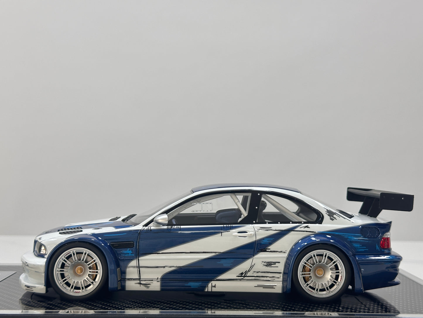 ZP 1/18 BMW M3 E46 GTR White/Blue ZP123