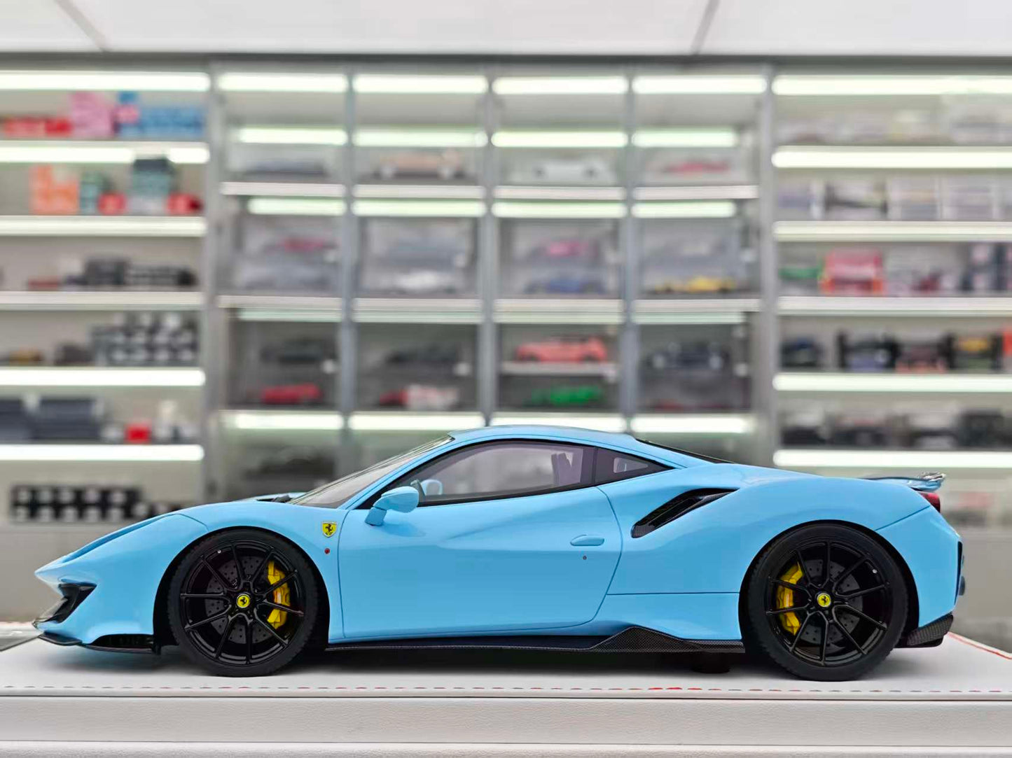 GH Model 1/18 Ferrari Novitec 488pista, Prata Blue GH007