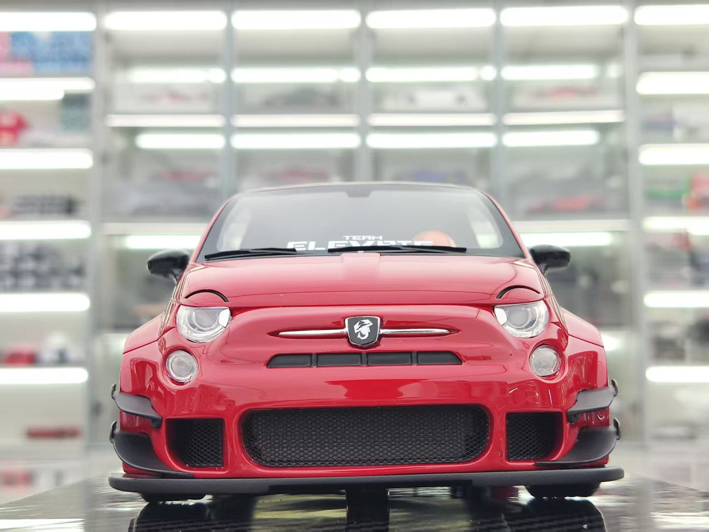 VIP 1/18 Abbas 595 Standard Red VIP183