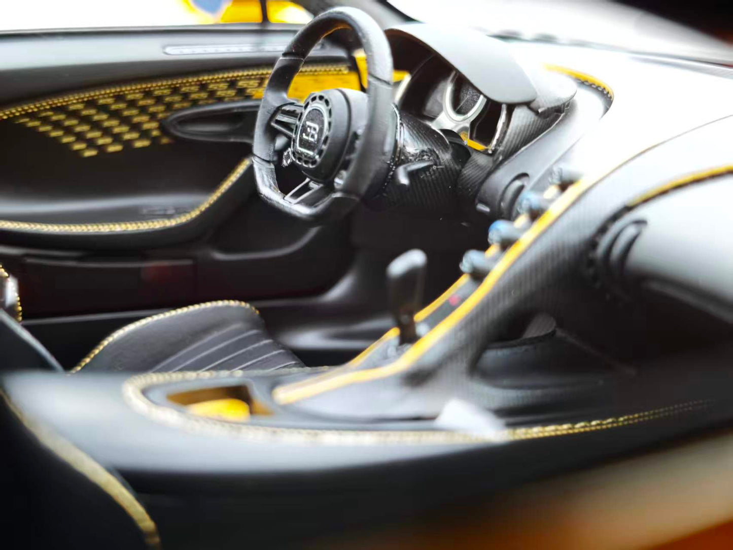 MR 1/18 Bugatti Chiron Super Sport, Yellow, BUG012G