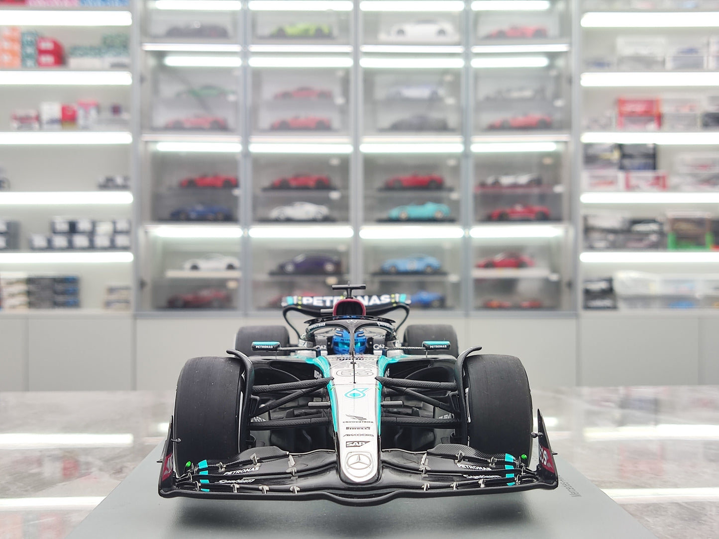 SPARK 1/18 Mercedes AMG F1 Team W15 2024 race to be determined No. 63 Russell Green paint Simulation F1 car model 18S977