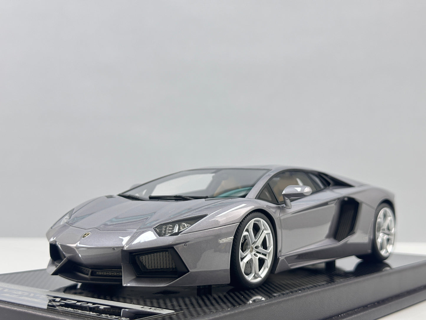 VMB 1/18 Lamborghini Aventador LP700-4 Silver-Grey VMB064