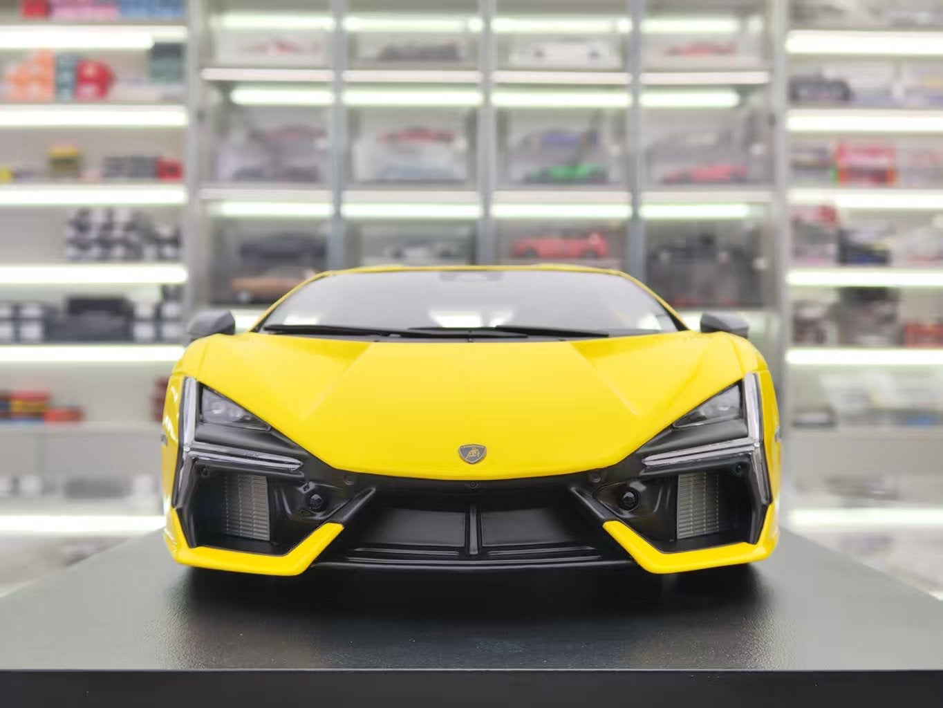 Topspeed 1/18 Lamborghini Revuelto Giallo Resin Model TS0620