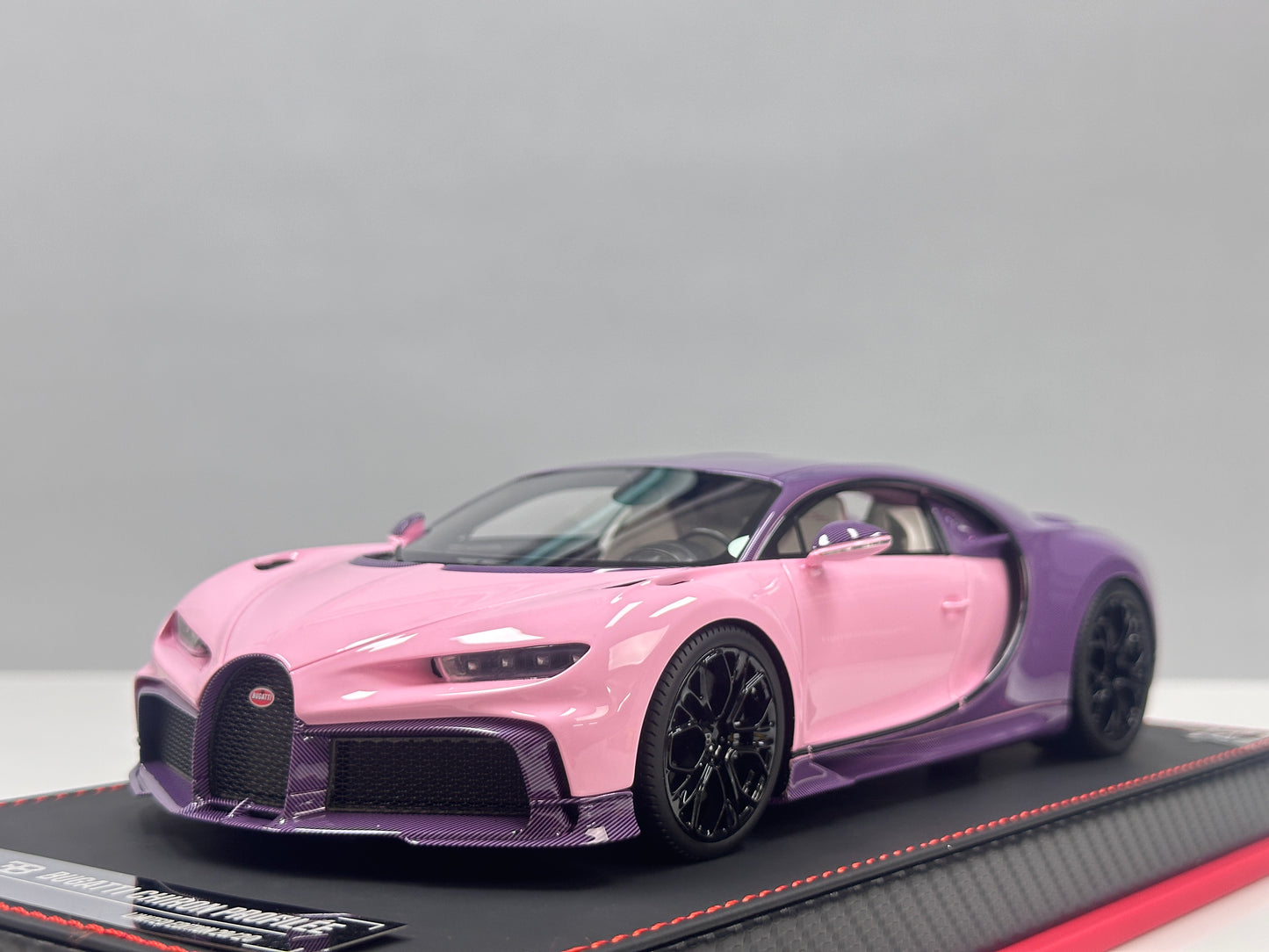 BBA MODEL 1/18 Bugatti Chiron Profilee in Girly Pink BBA074