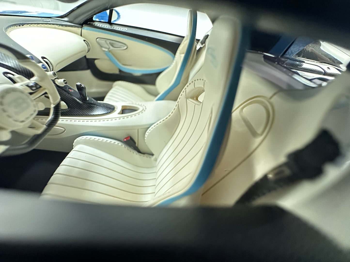 BBA MODEL 1/18 Bugatti Chiron Profilée – Ice Blue (BBA071)