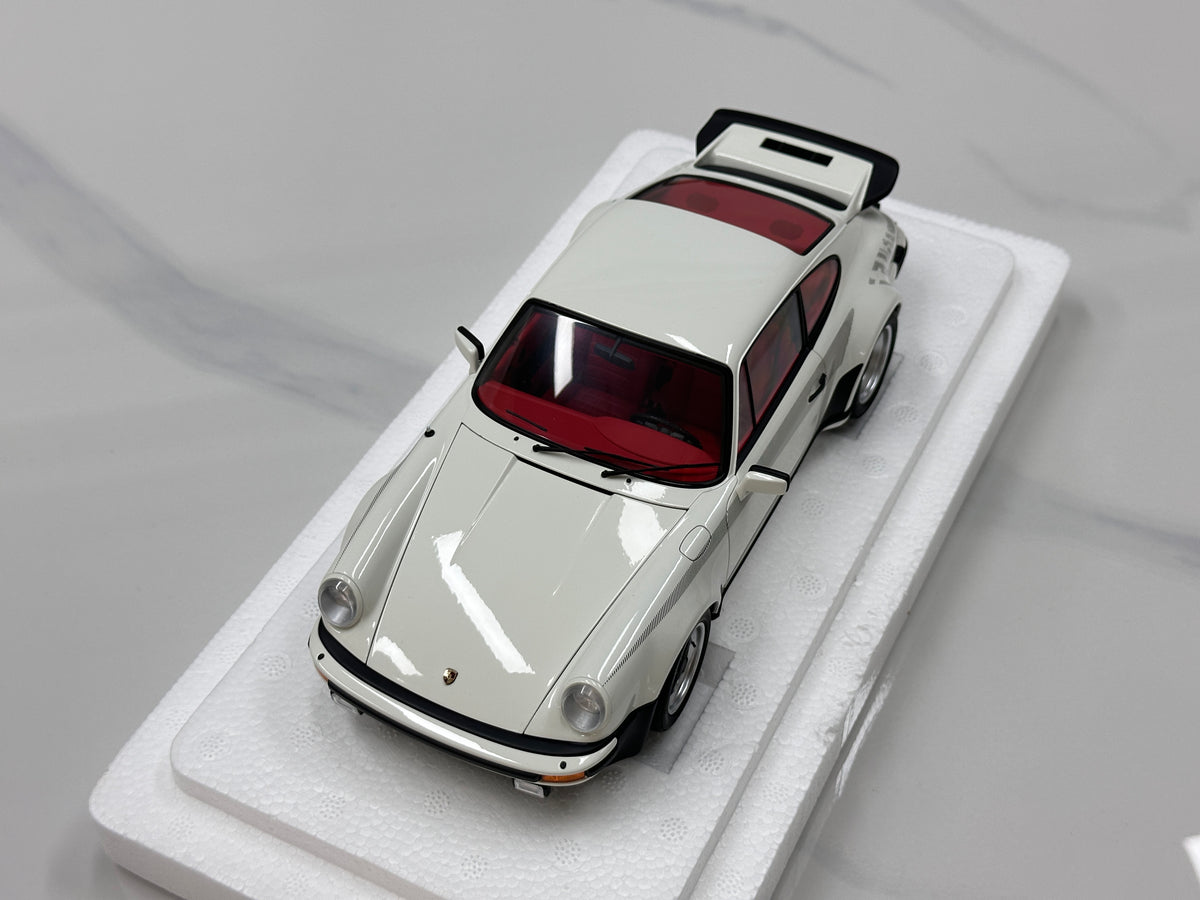 AUTOart 1/18 Porsche 911 (930) Turbo 3.0 White 78113