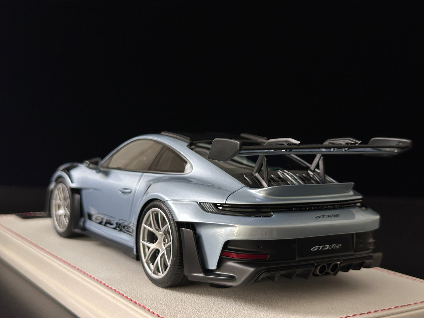 GH MODEL 1/18 Porsche 992 GT3RS Ice Blue GH016
