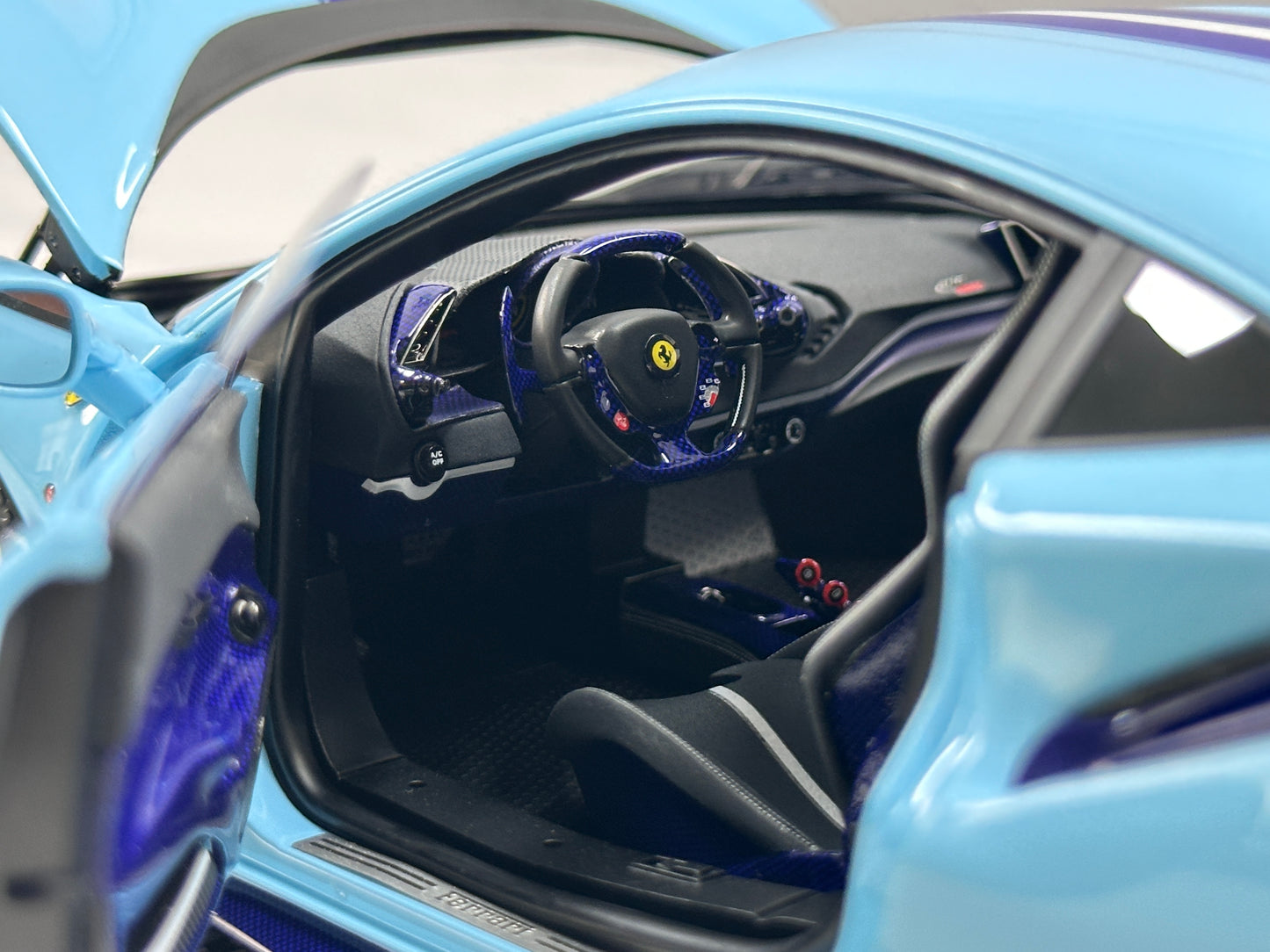 DM Pro 1/18 Ferrari 488pista Resin Fully Opening Baby Blue Simulation Model Car DGP001B