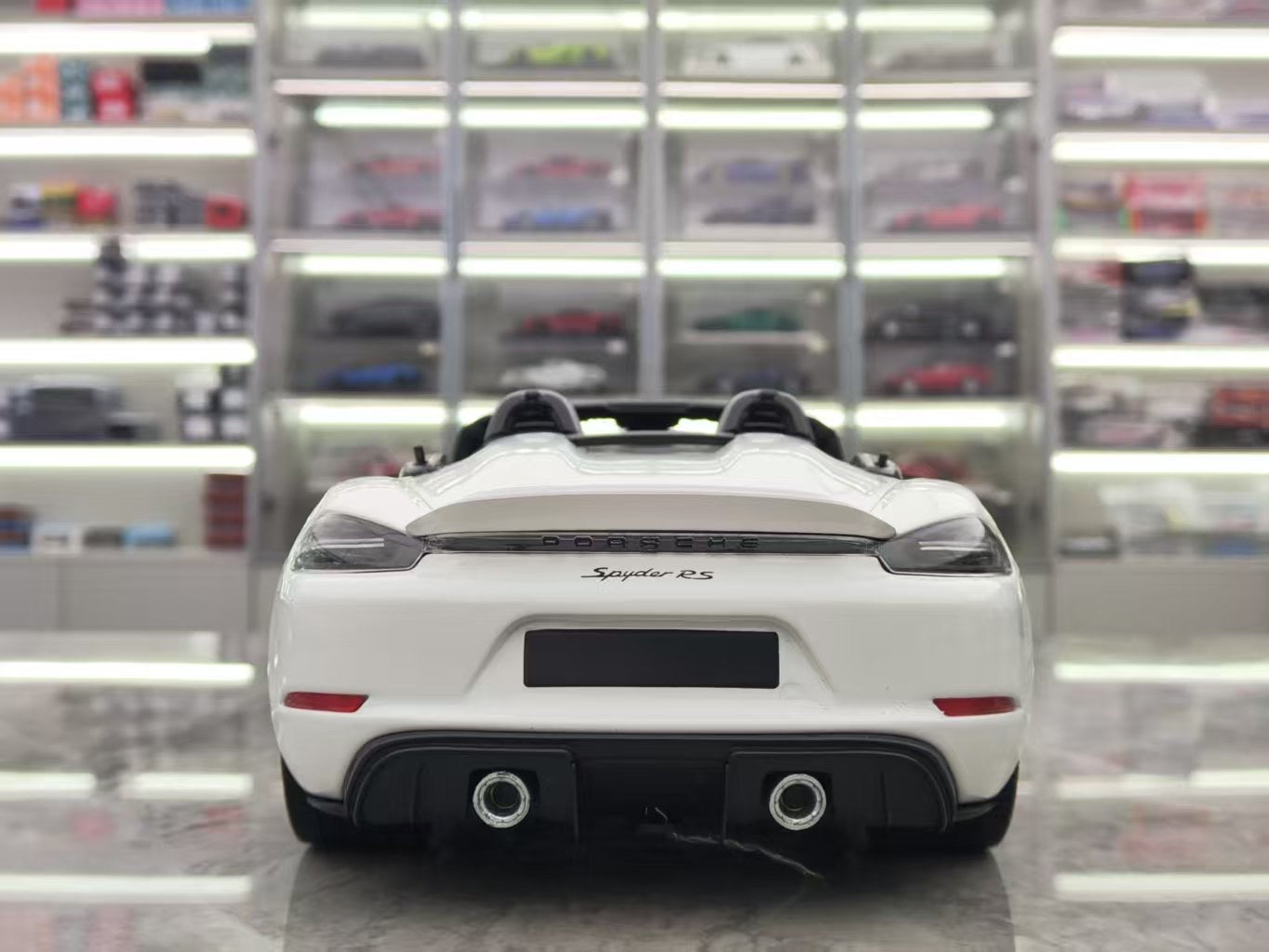 MINICHAMPS 1/18 Porsche 718 Spyder RS White Alloy Car Model 110063131