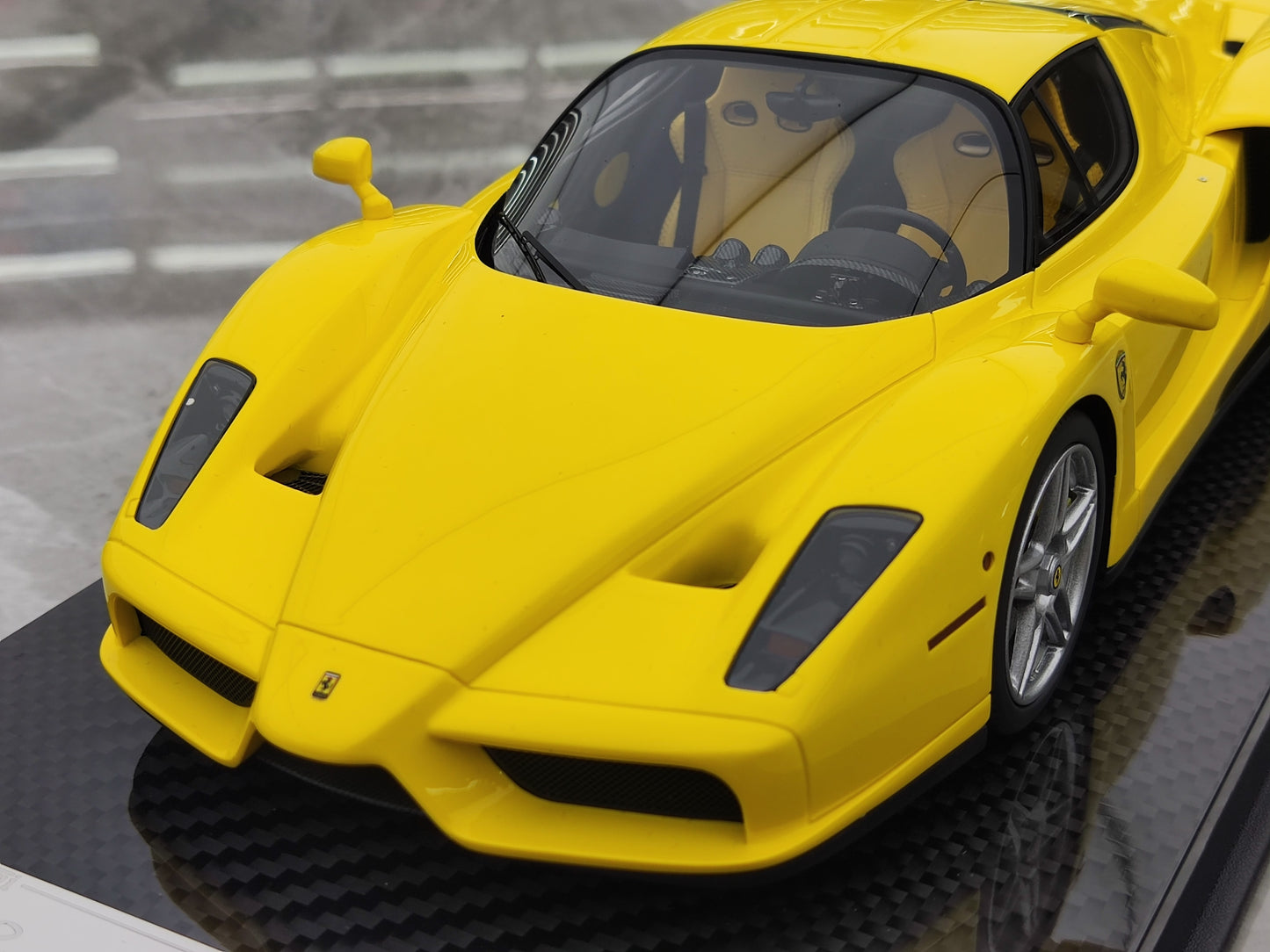 UU 1/18 Ferrari Enzo Yellow Resin Car Model JS-UU006