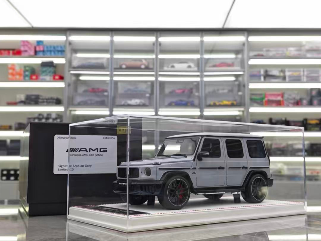Dino MODEL 1/18 Mercedes-Benz G63, White Base, EMG001-008A