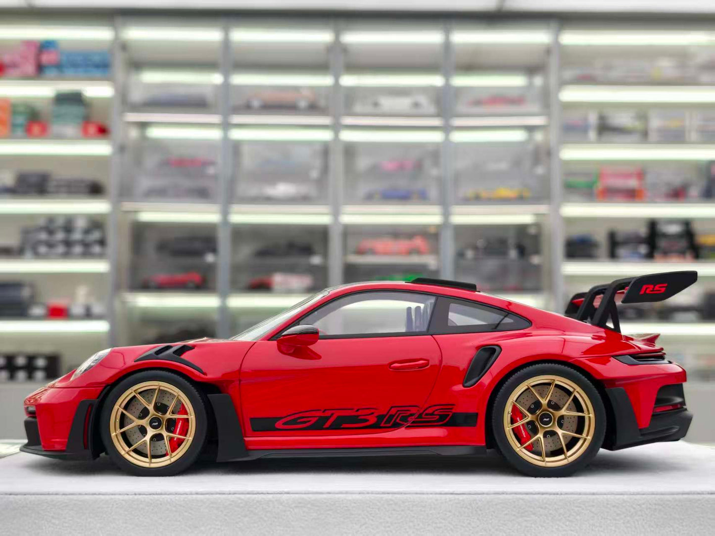 FuelMe 1/18 Porsche 992 GT3RS, Red, FM18010LM-06