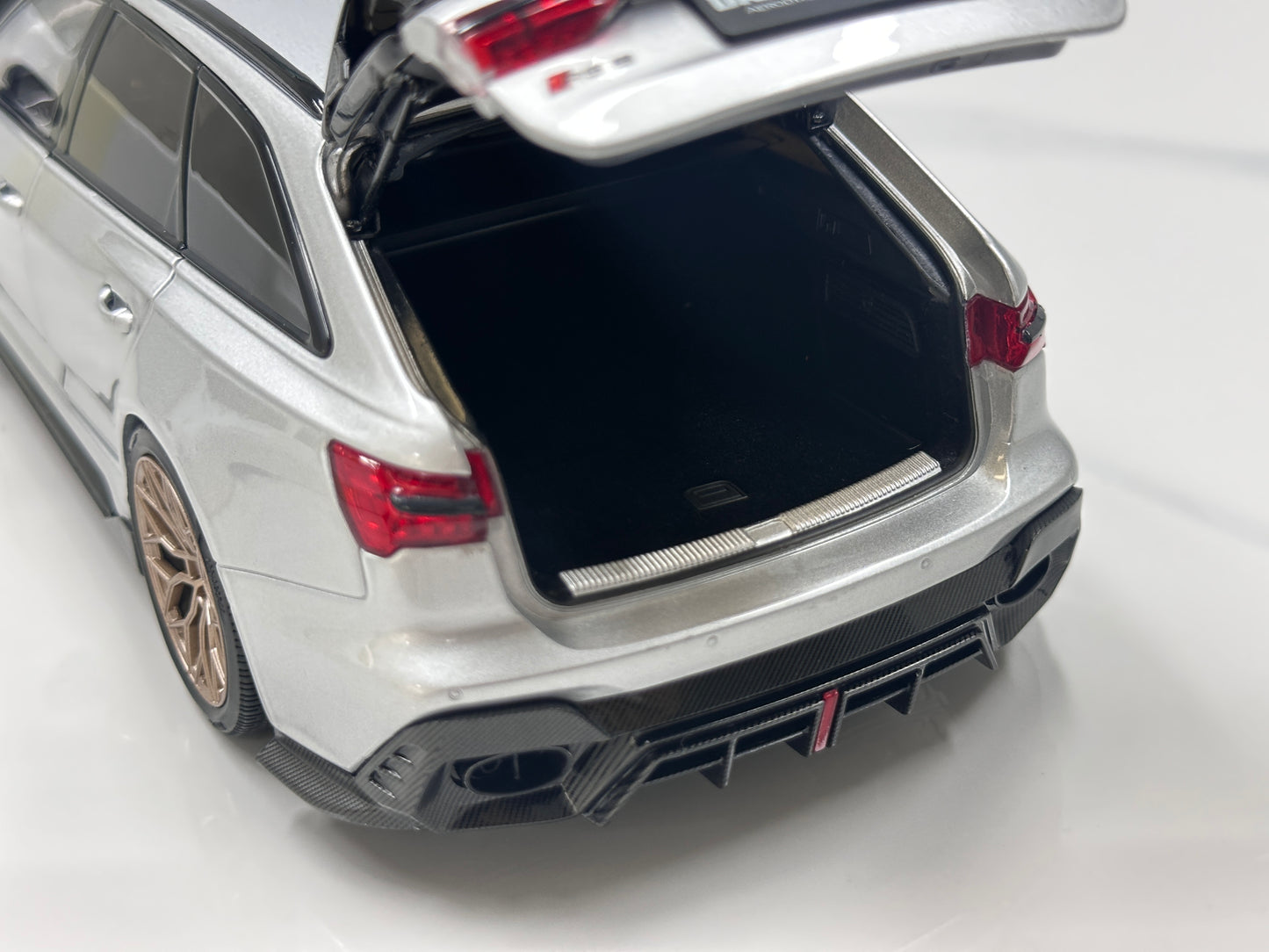 KILO Works 1/18 Audi Darwin RS6 Foil Silver KW022