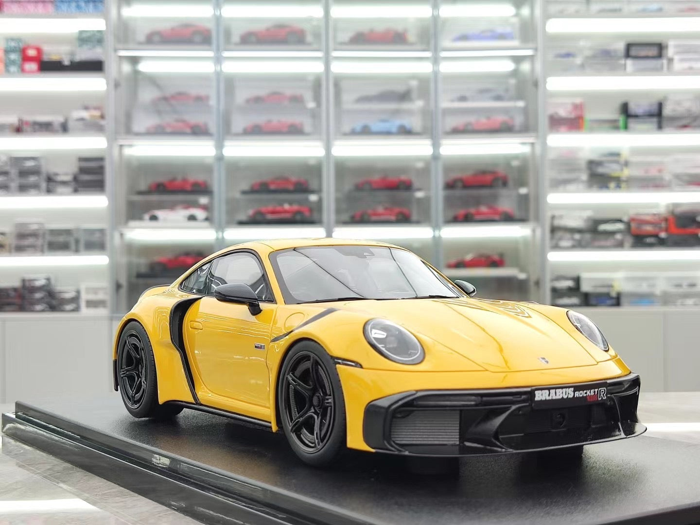 GT Spirit 1/18 Brabus 900 Rocket-R Yellow CLDC037