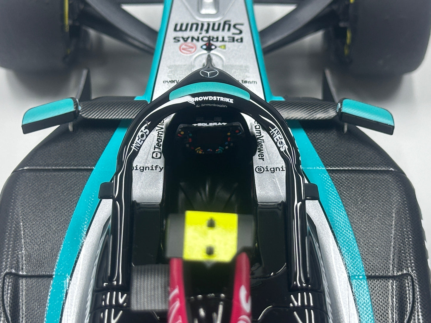 MINICHAMPS 1/18 Mercedes-AMG PETRONAS Formula One Team F1 W15 E Performance (Black & Green Livery) 110242444