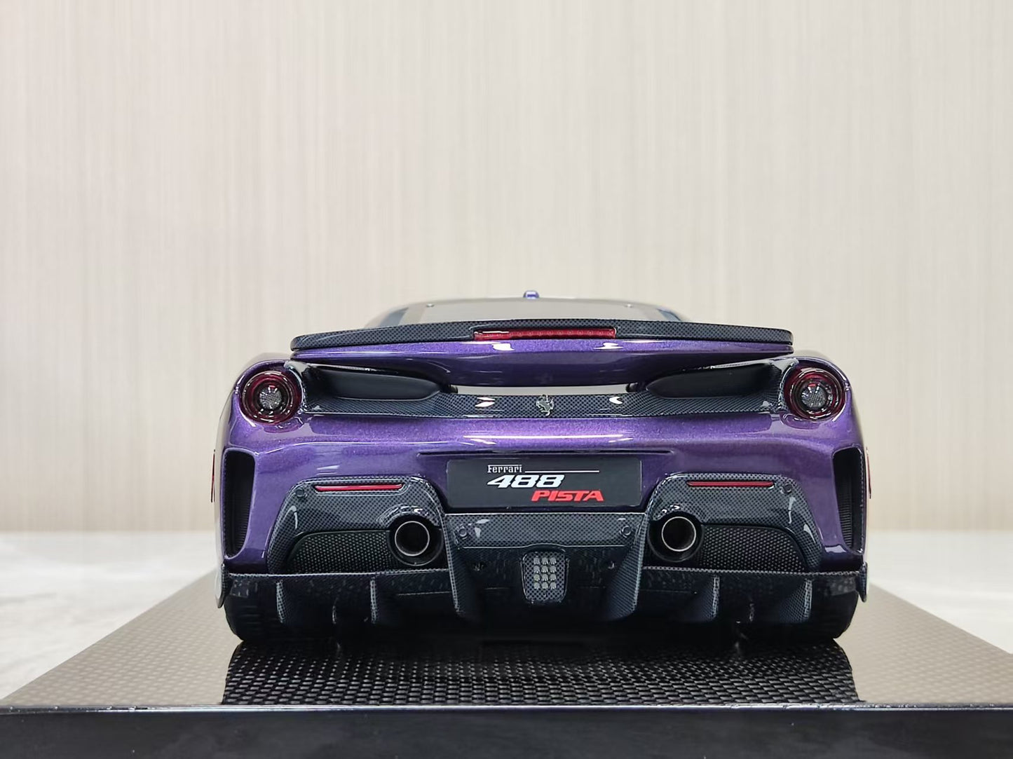 DM Pro 1/18 Ferrari 488 Pista – Purple (Black Base Version B) DGP002B