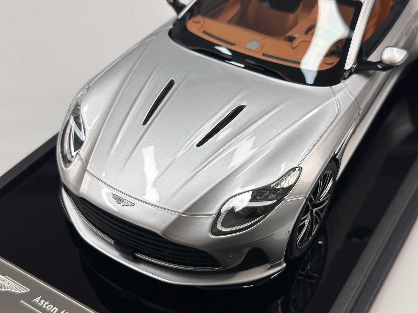 Xiaoguang Model & MotorHelix 1/18 Aston Martin DB12 Volante Convertible – Lightning Silver (MH387)