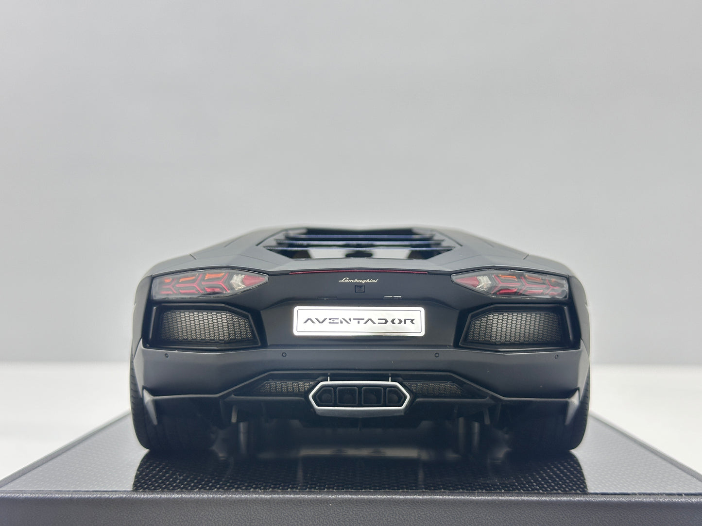 VMB 1/18 Lamborghini Aventador LP700-4 Matte Black VMB066
