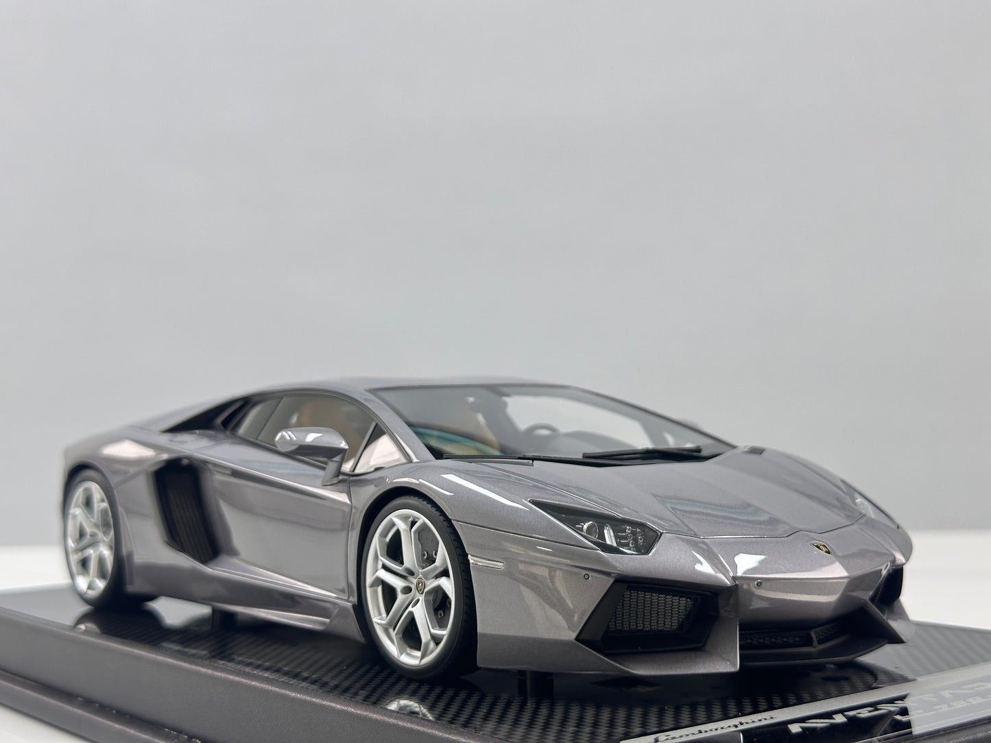 VMB 1/18 Lamborghini Aventador LP700-4 Silver-Grey VMB064