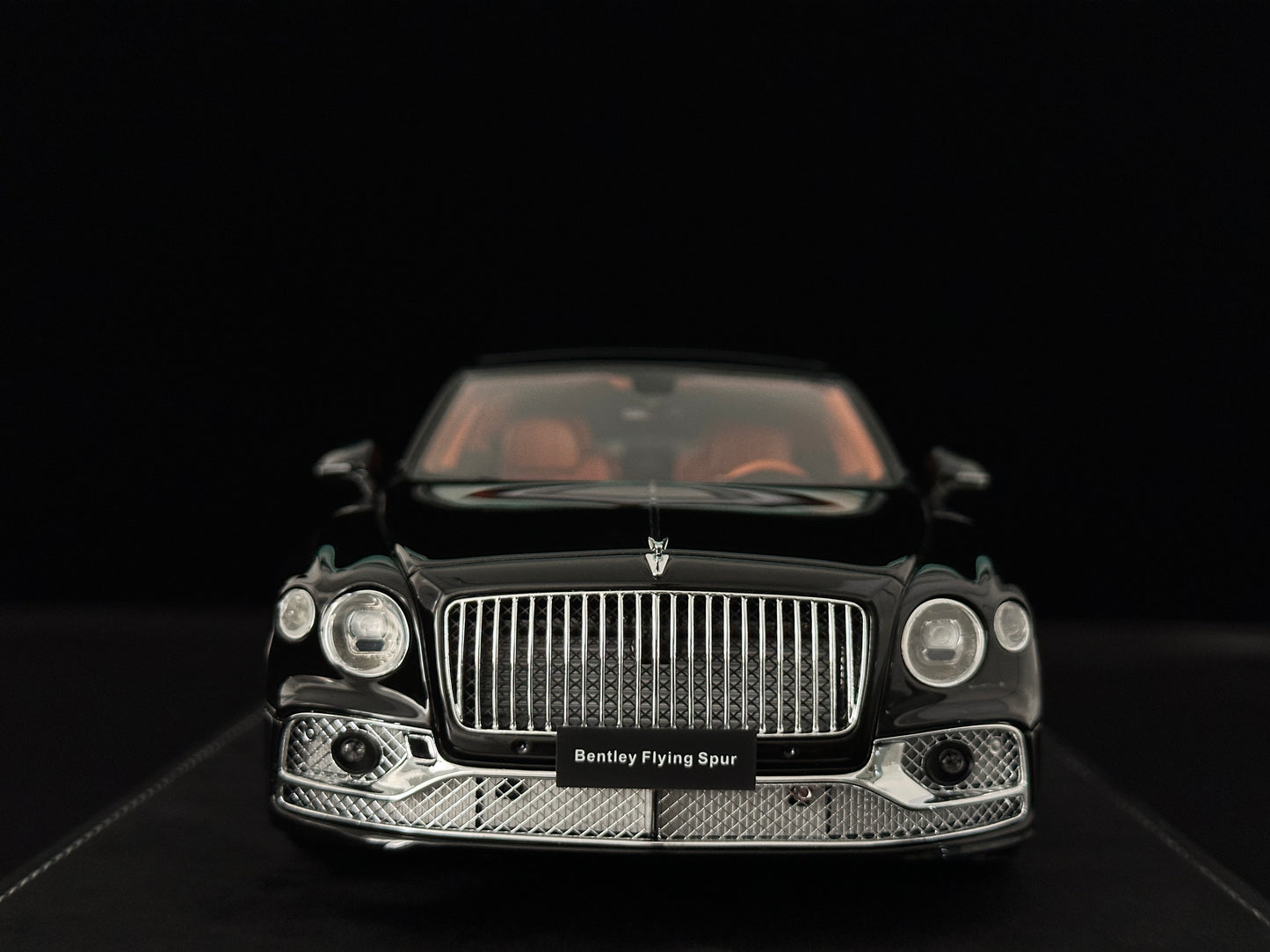 HH Model 1/18 Bentley Flying Spur Diamond Black HH627
