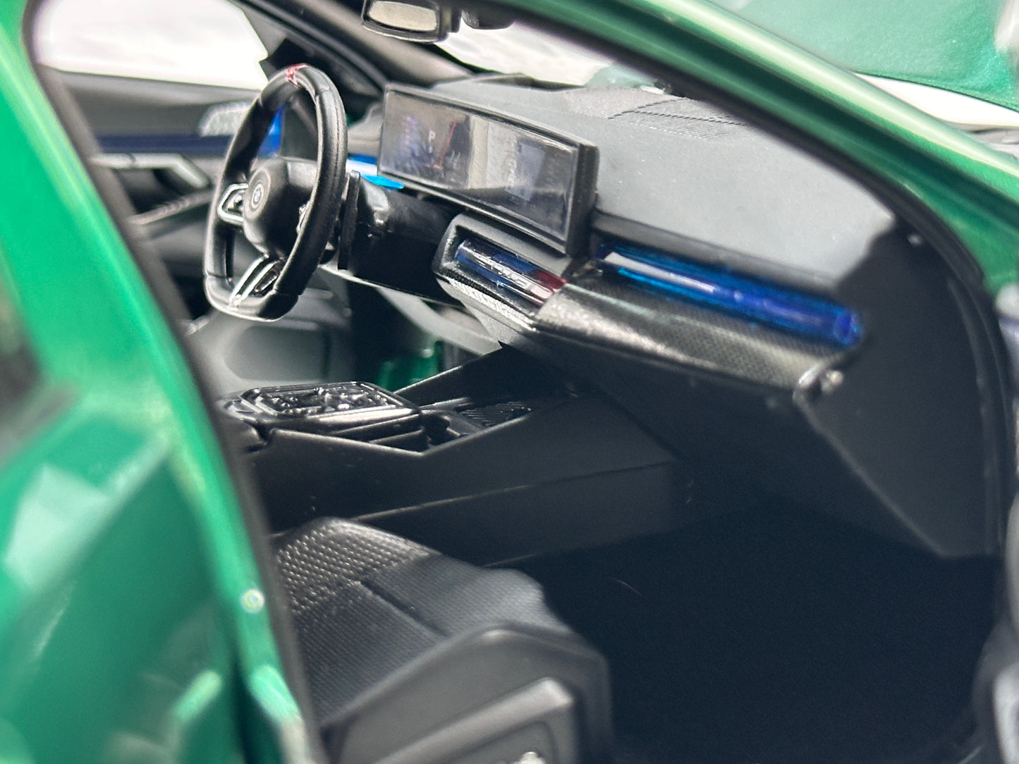 MINICHAMPS 1/18 BMW M5 Touring (2024) – Metallic Green (110023902)