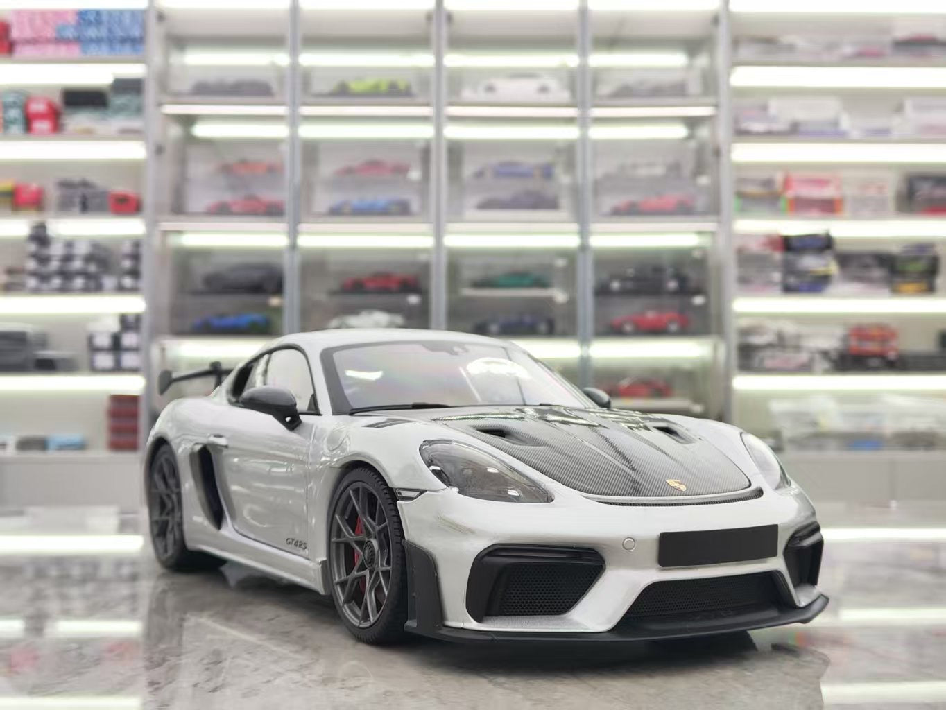 MINICHAMPS 1/18 Porsche 718 GT4RS Metallic Silver Alloy Model 110062122