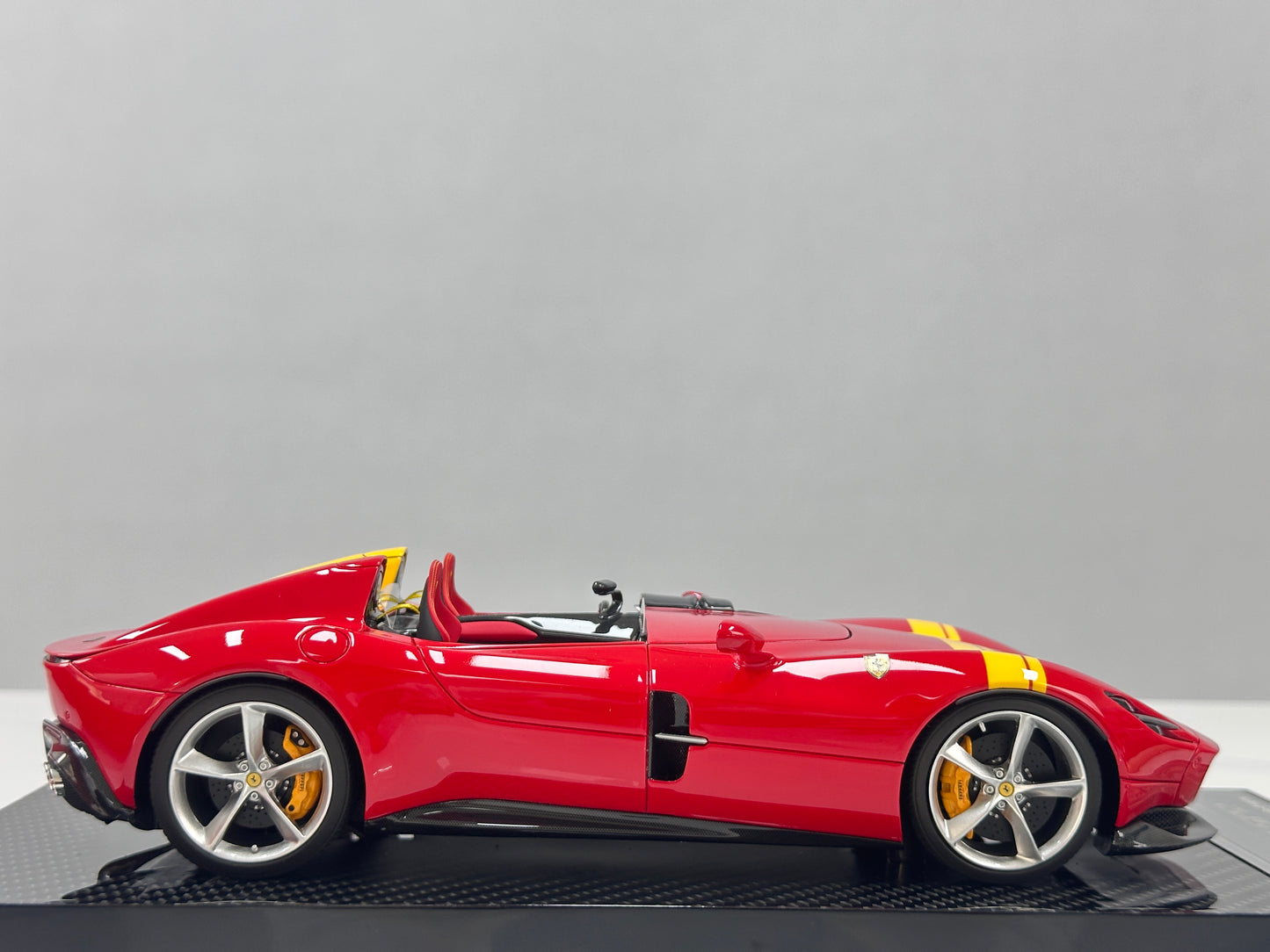 CE 1/18 Ferrari Monza SP2 – Prancing Horse Red (CE012)