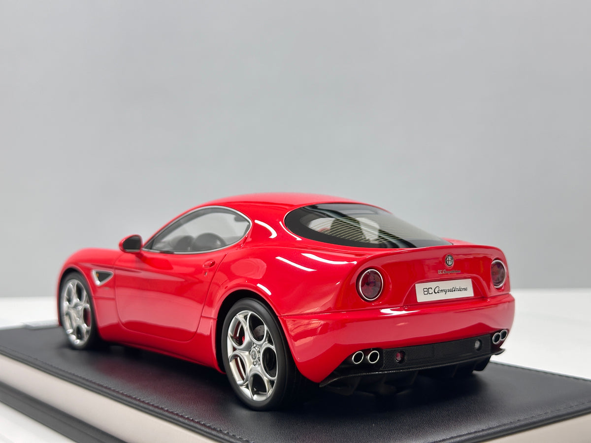 MOTORHELIX 1/18 Alfa Romeo 8C Competizione 2008 Alfa Red MH393