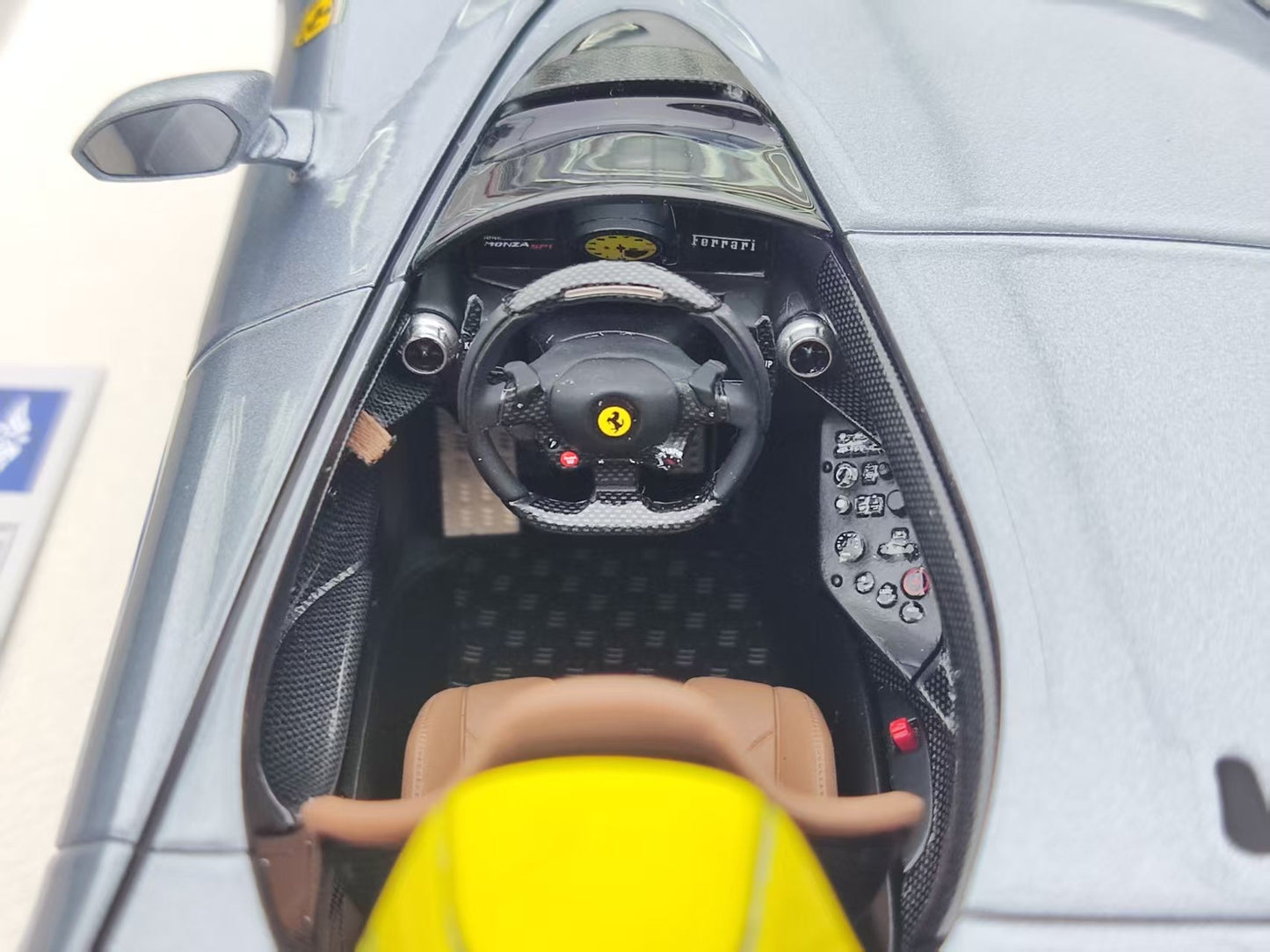 HERMES COLLECTION 1/18 Ferrari Monza SP1 Silver with Yellow Stripes HC007