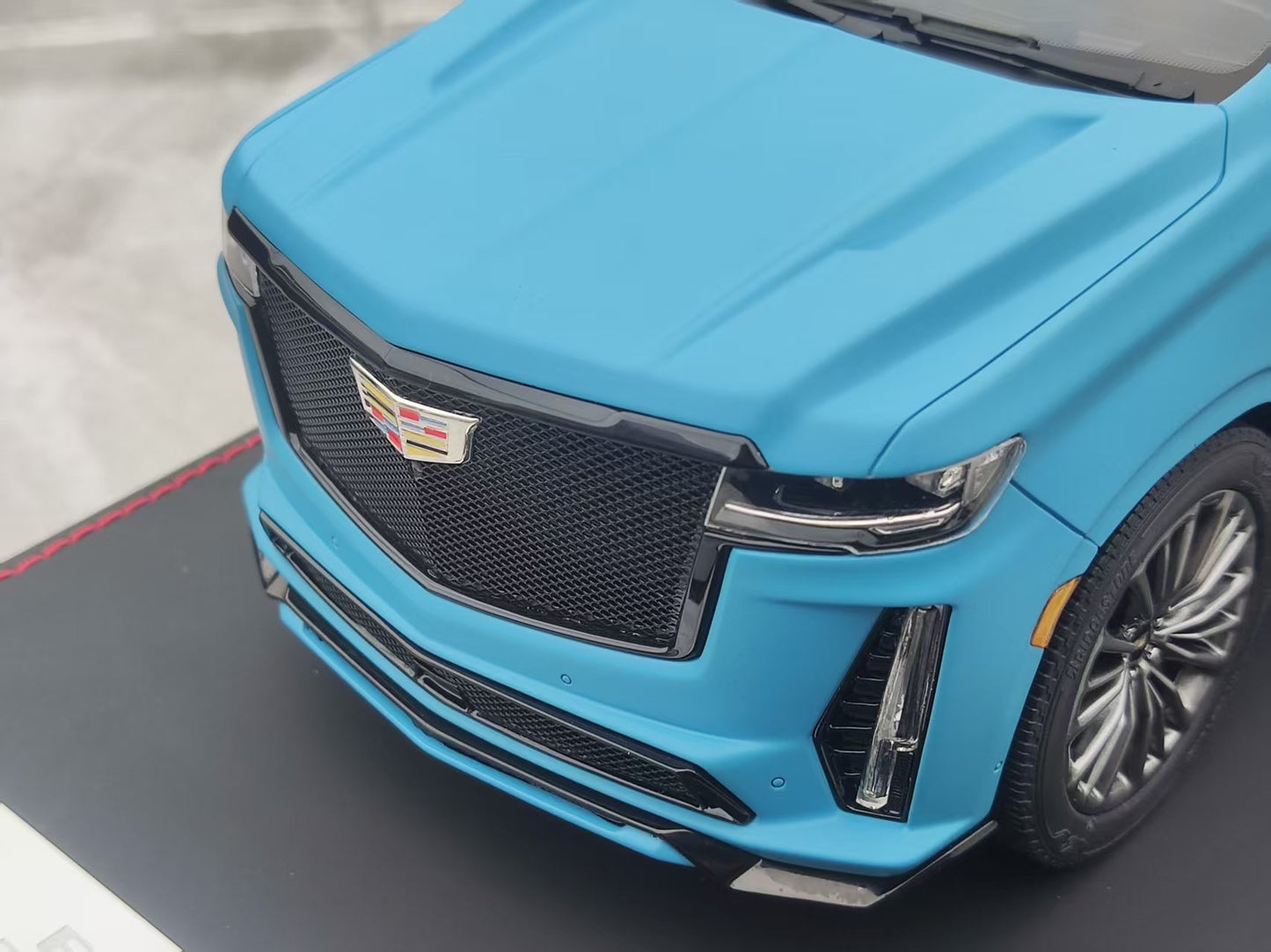 BBA MODEL 1/18 Cadillac Escalade V-Series Matte Blue BBA051