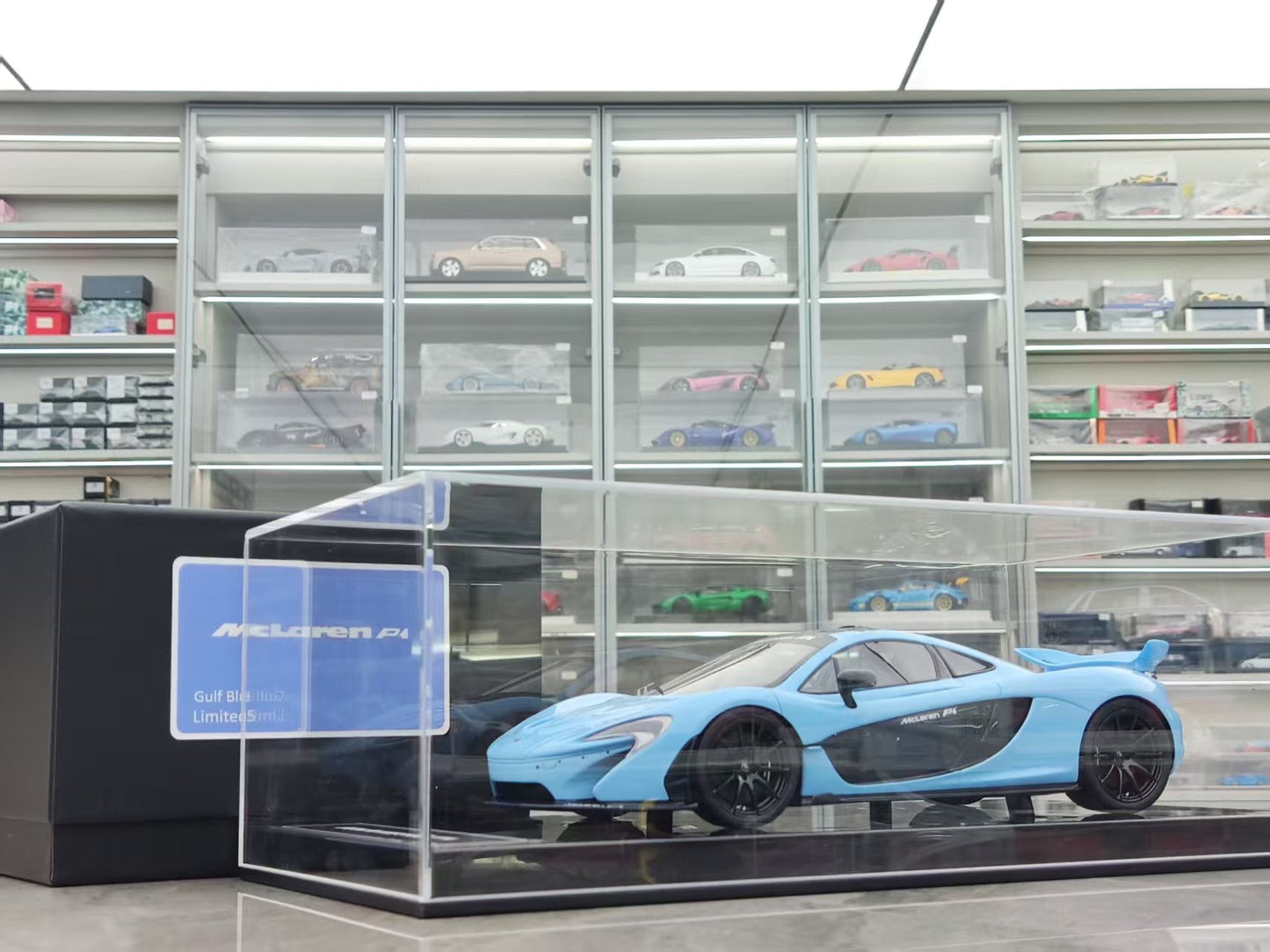 DINOMODEL 1/18 McLaren P1 Carbon Base GULE BLUE DMP006