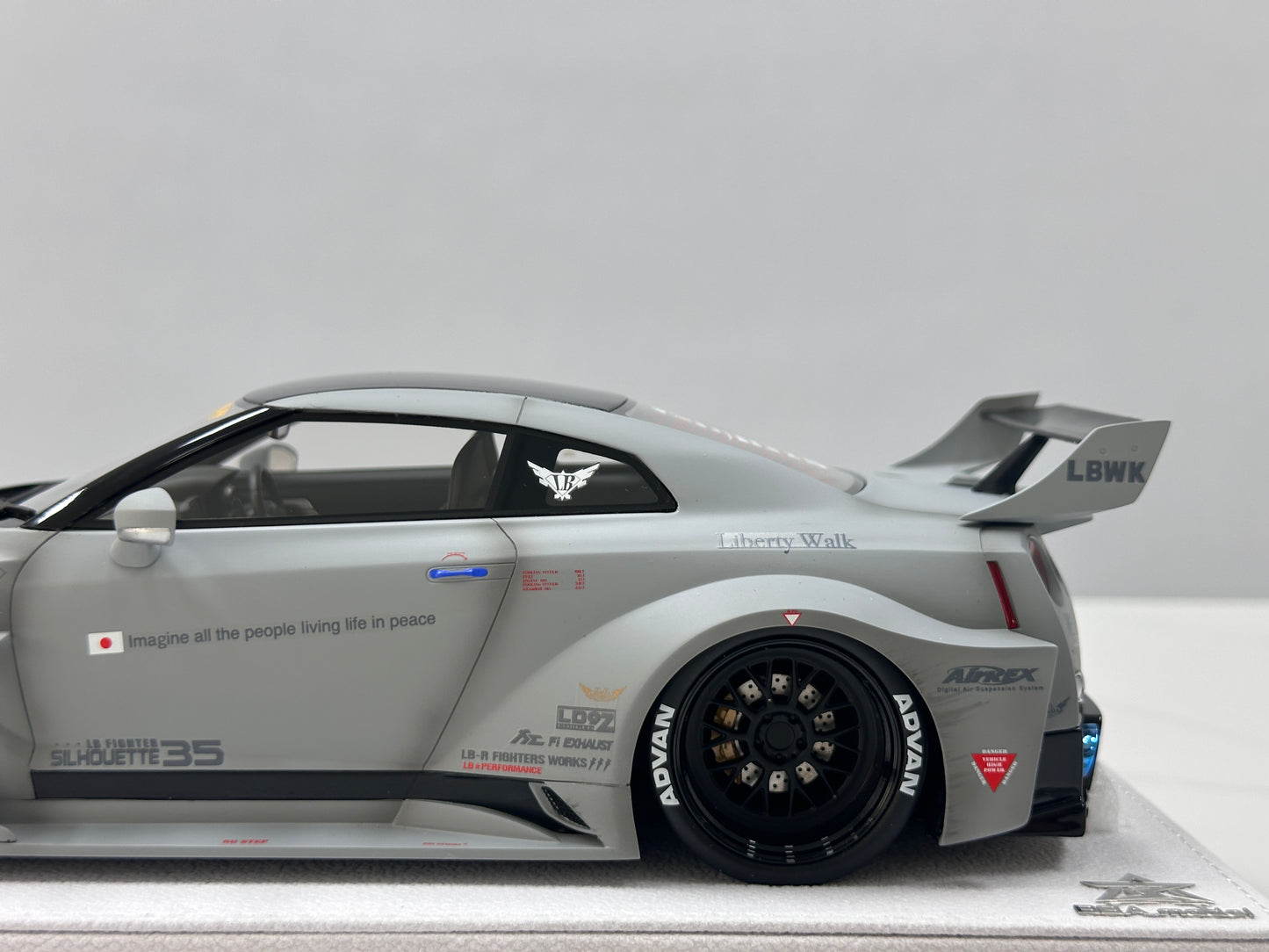 BBA MODEL 1/18 Nissan GTR 35GT-RR Fighter Gray BBA063