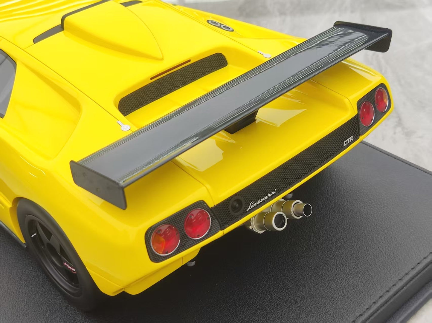 GL 1/12 Lamborghini Diablo GTR Yellow Simulation Model Car JS-GL003