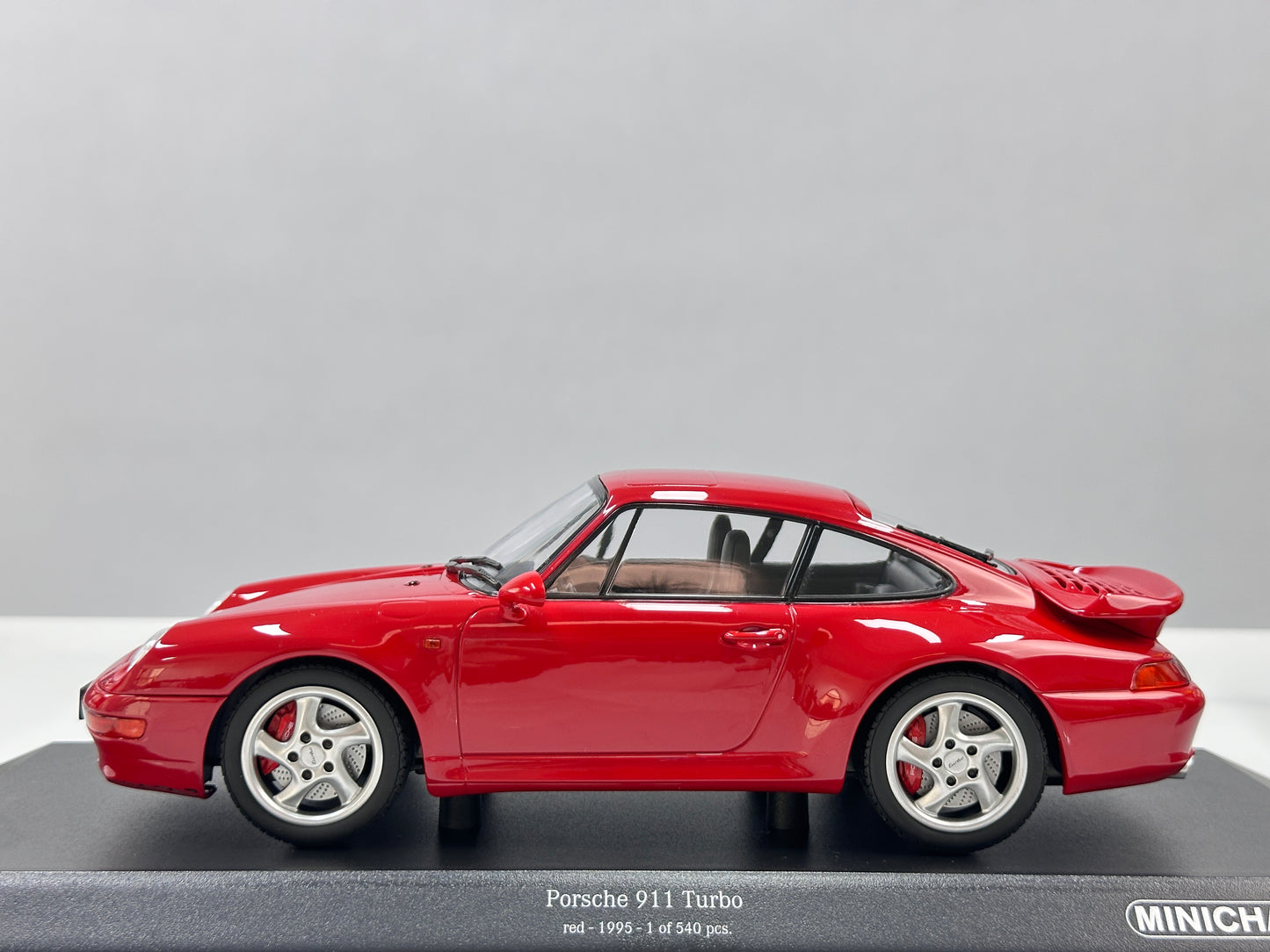 MINICHAMPS 1/18 Porsche 911 (993) Turbo (1995) Red 155061170