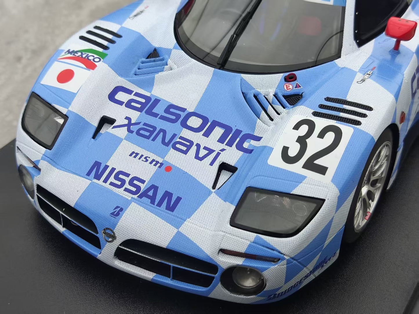 GT Spirit 1/18 Nissan R390 GT1 LE MANS 1998 Blue GT529