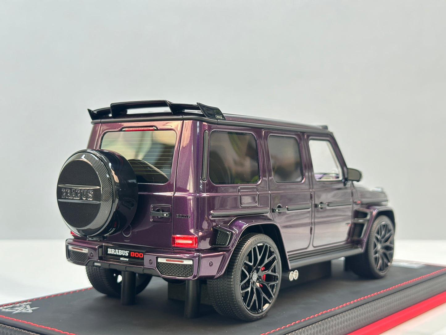 BBA MODEL 1/18 Brabus G800 Metallic Purple BBA081