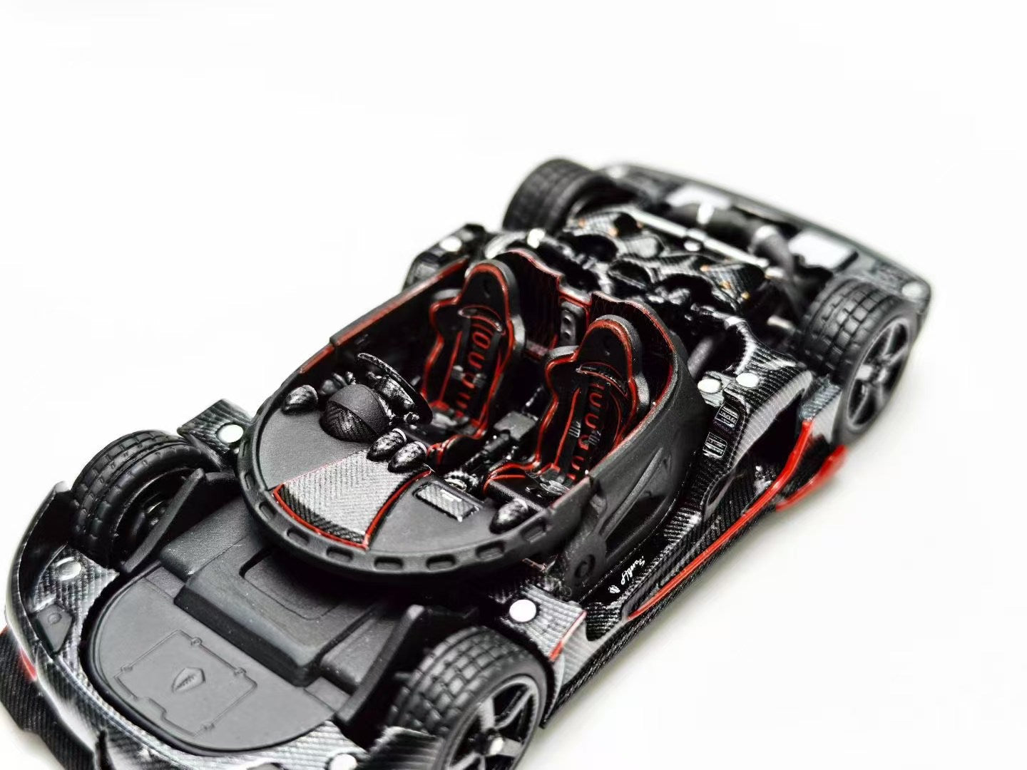 Frontiart 1/64 Koenigsegg Agera RS Genesis Carbon + Red Stripes