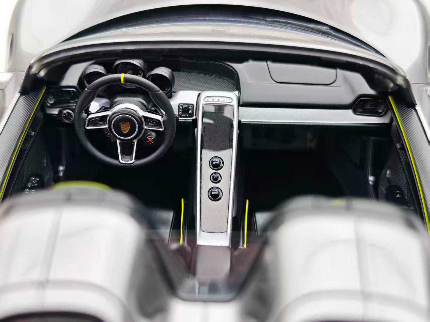 MAKEUP 1/18 Porsche 918 Spyder, Silver, EML045J