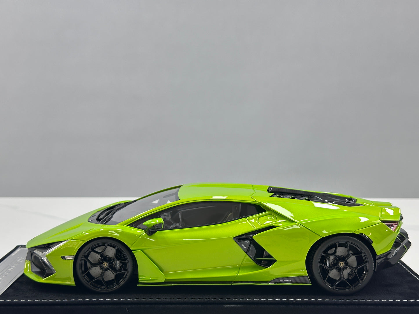 HH Model 1/18 Lamborghini Revuelto Ithaca Green HH615