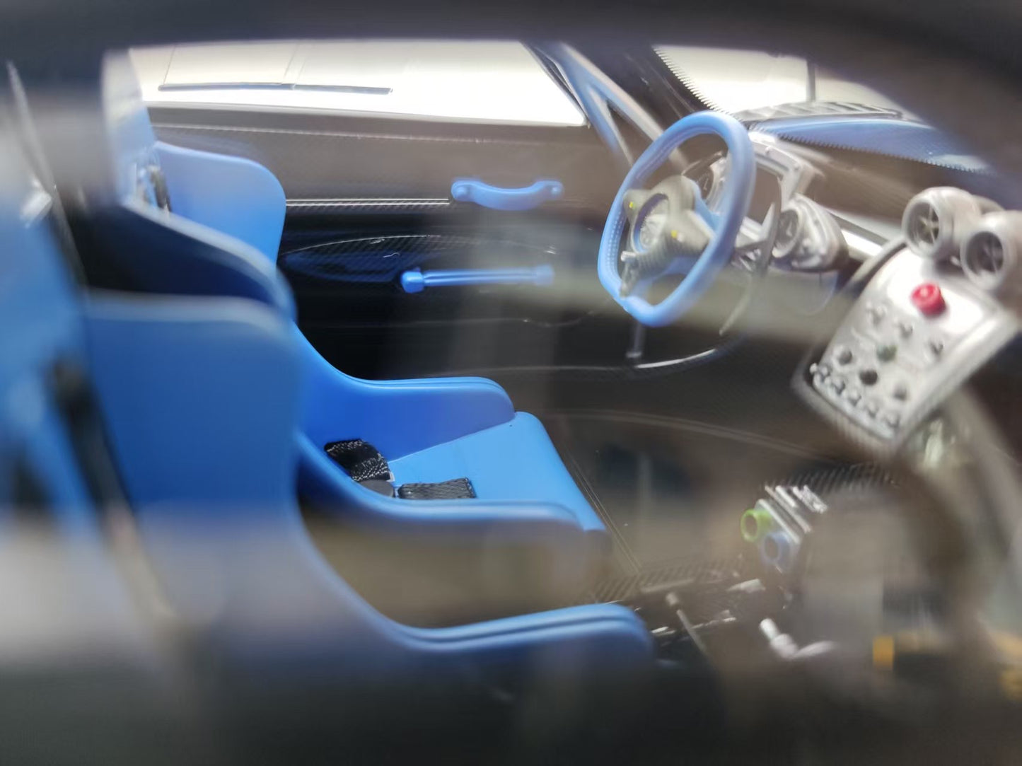 HH Model 1/18 Pagani Zonda R & Evolution Specials Blue & Black Double Carbon Italian Stripes HH566