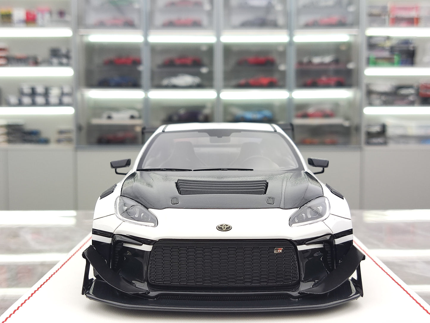 NA 1/18 Toyota GR86 Nigrablanka Simulada Aŭtomodelaj Ornamaĵoj JM-NA001