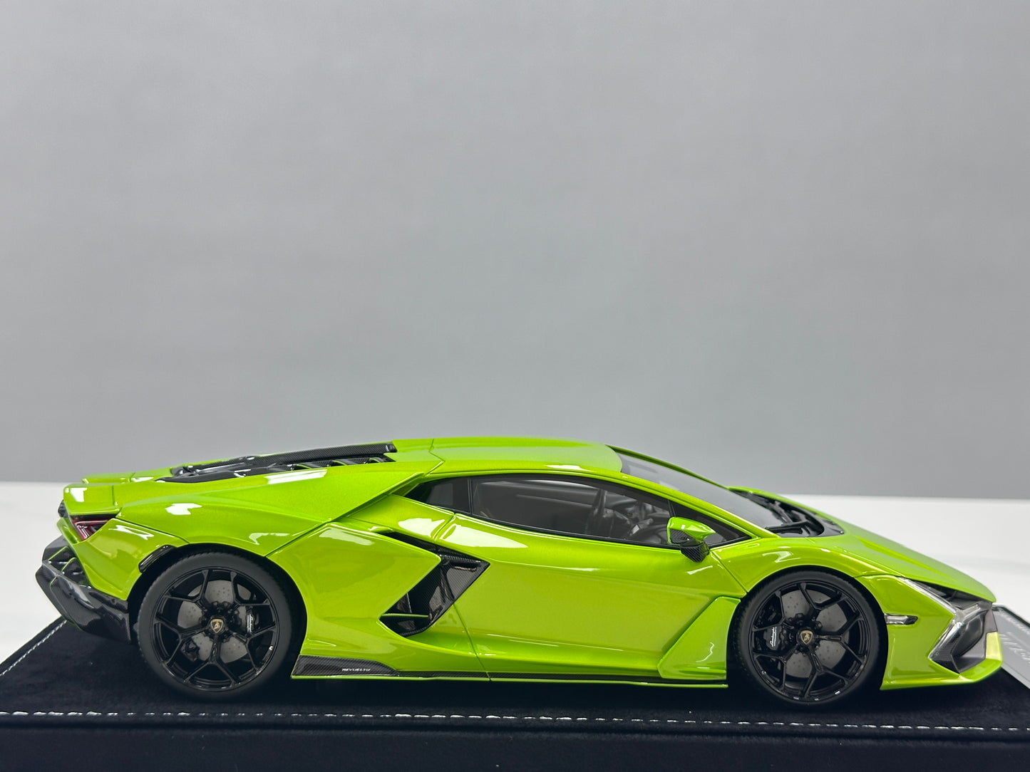 HH Model 1/18 Lamborghini Revuelto Ithaca Green HH615