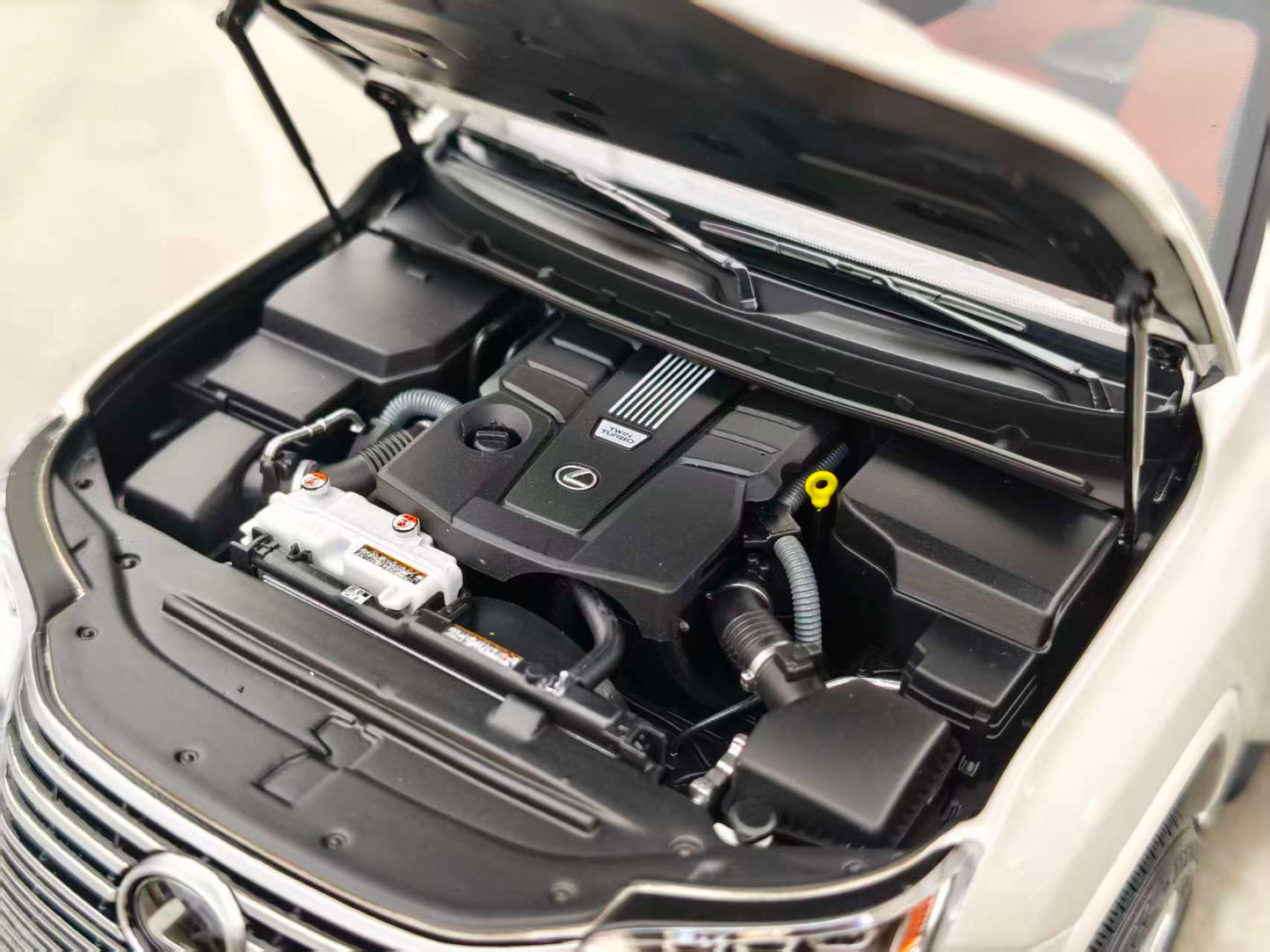 LCD 1/18 Lexus LX600 White Diecast Car Model LCD121