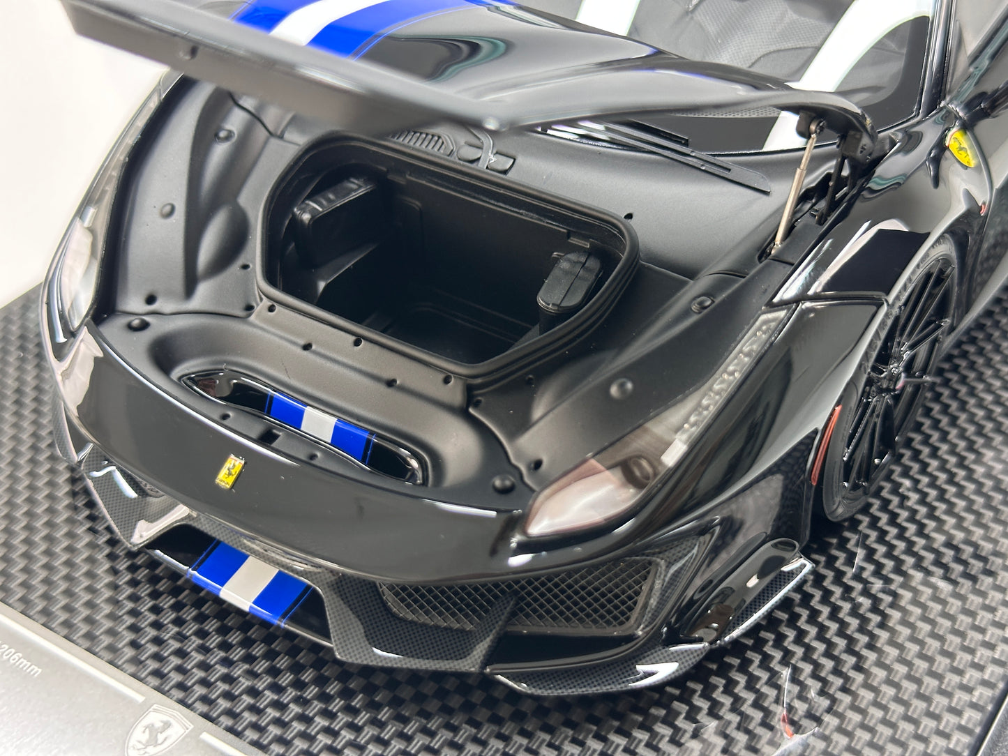 DM Pro 1:18 Ferrari 488P – Black Base, Style F – Black – Fully Opening Resin Model (DGP006B)