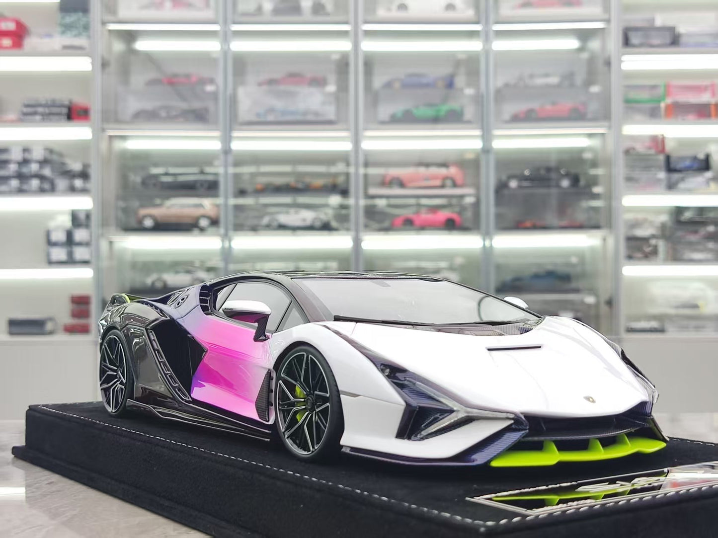 HH Model 1/18 Lamborghini Sian FKP 37 White Purple Gradient HH496