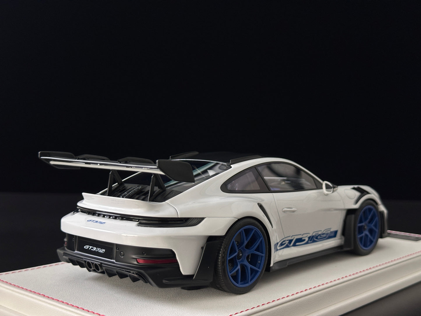 GH MODEL 1/18 Porsche 992 GT3RS Sky Grey GH015