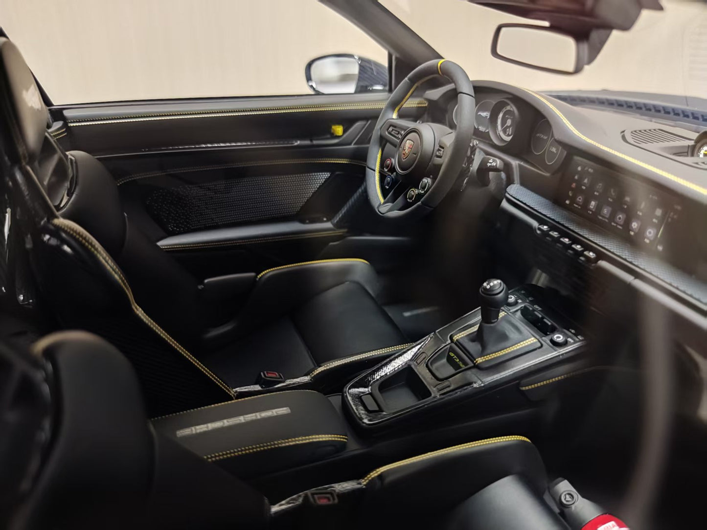 DINOMODEL 1/8 Porsche 992 GT3 RS – Matte Black (PR028P)