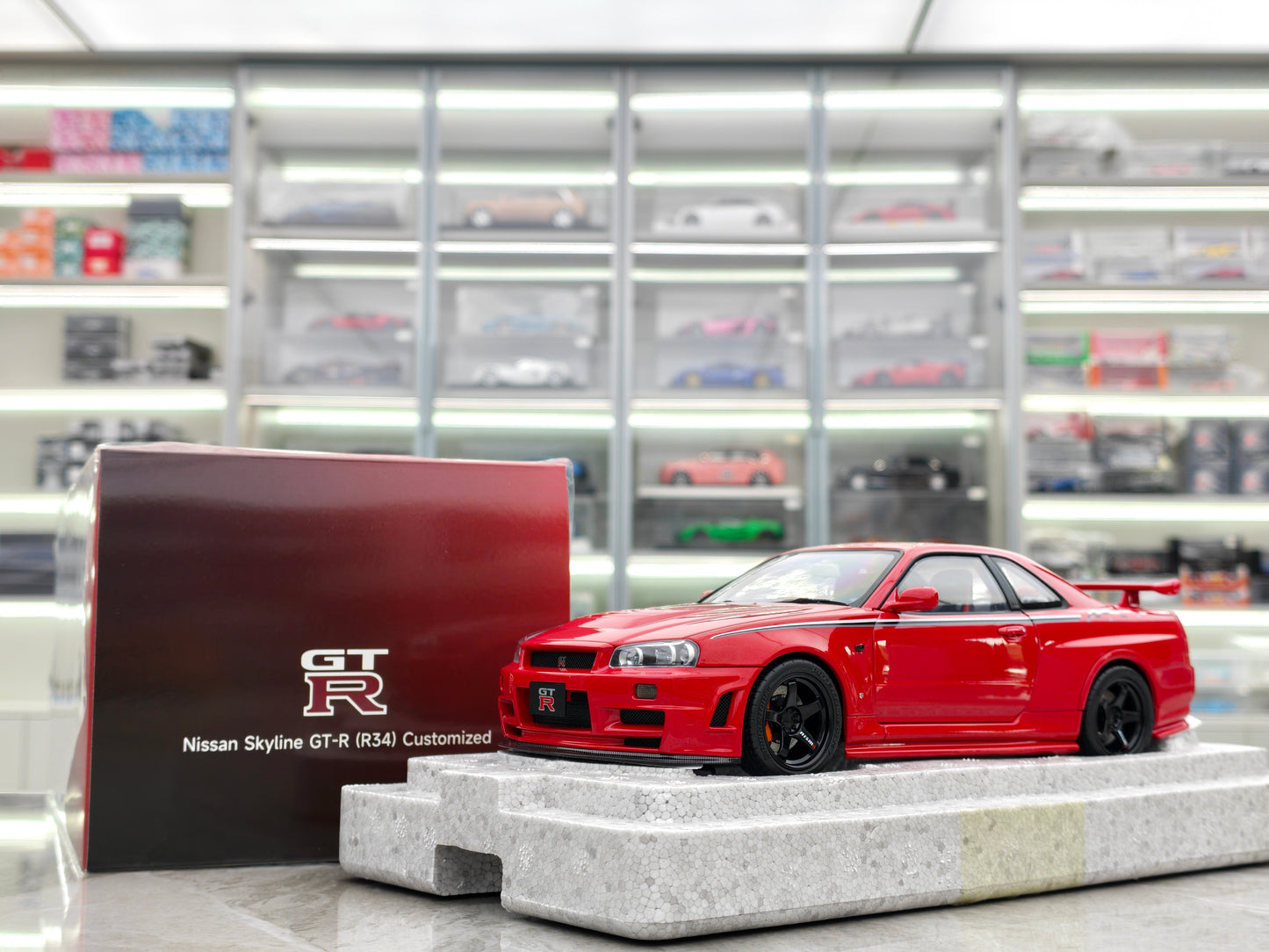 MOTORHELIX 1/18 Nissan Skyline GT-R (R34) Customized Version, Red MH328