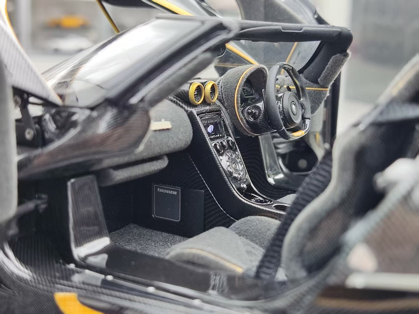 FRONTIART 1/18 Koenigsegg Agera S Hundra 7100 Carbon Gold Resin Full Opening FA187