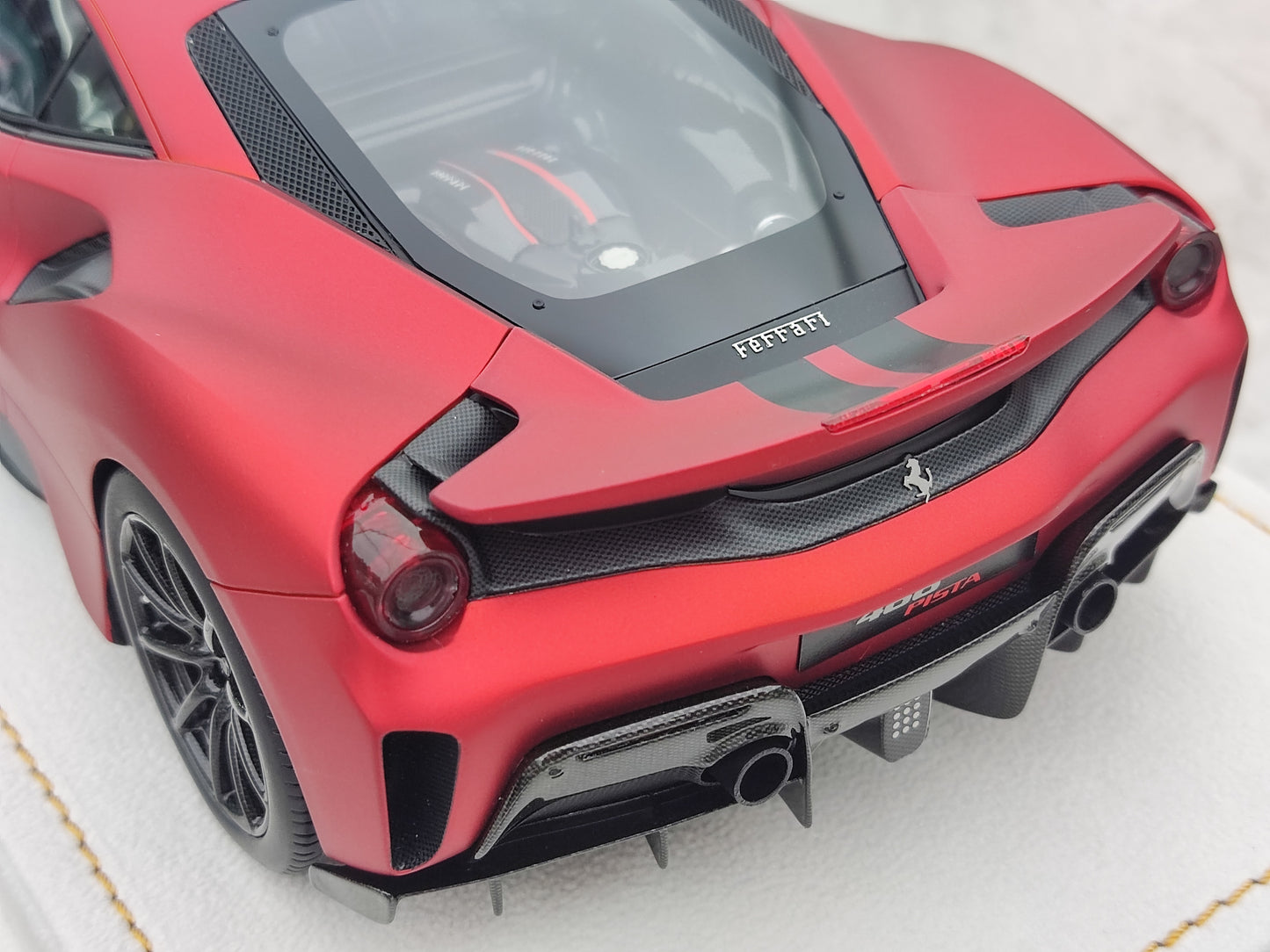 MR 1/18 Ferrari 488 PISTA Matte Orange FE025BN6